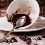 هل يمكن إعادة استخدام بقايا القهوة لتحضير كوب آخر؟