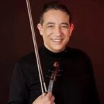 والدي ترزي الألحان وعائلتنا غنية موسيقيًا وليس ماديًا