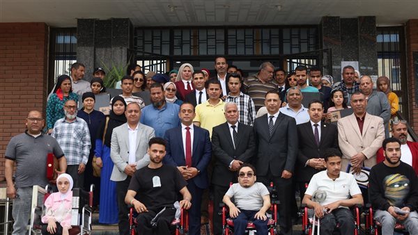 وحدات التضامن بجامعة المنيا تدعم طلاب ذوي الهمم بأجهزة تقنية وكراسي متحركة