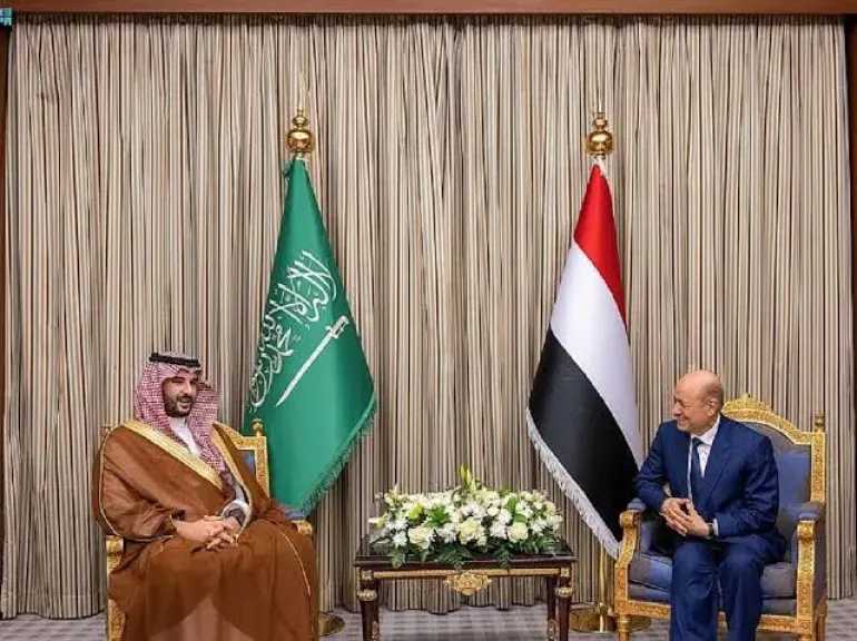 وداعا لانقطاع الكهرباء.. الكشف عن تحركات رسمية لربط كهرباء اليمن مع السعودية وإنهاء أزمة الطاقة المزمنة