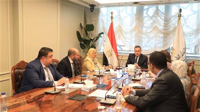 وزير التعليم العالي يبحث تعزيز ترتيب الجامعات المصرية في التصنيفات الدولية