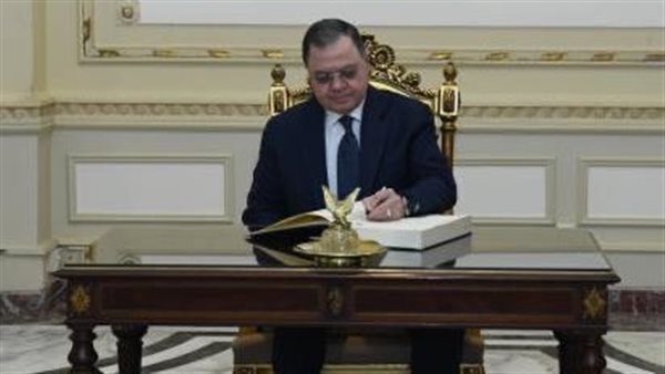 وزير الداخلية يهنئ وزير الدفاع والإنتاج الحربى بمناسبة الإحتفال بذكرى تحرير سيناء