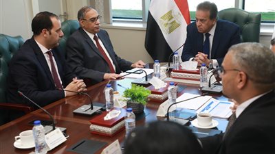 وزير الصحة يتابع مستجدات المشروعات الإنشائية مع رئيس شركة وادي النيل
