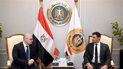 وزير الصناعة يبحث مع سفير بيلاروسيا بالقاهرة سبل تعزيز التعاون الاقتصادي