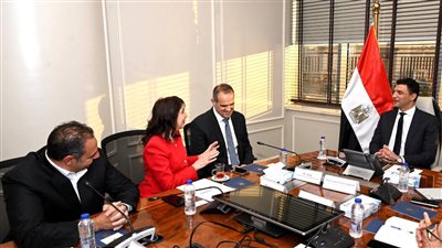وزير الصناعة يبحث مع شركة كوكاكولا هيلينك مصر الخطط التوسعية للشركة بالسوق المصري خلال المرحلة المقبلة