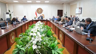 وزير العمل يلتقي وفد مبادرة "الاستثمار من أجل التوظيف"