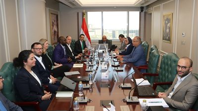 وزير الكهرباء يبحث مع "سكاتك" تنفيذ مشروعات بـ1.8 مليار دولار لتحقيق 45% طاقة نظيفة بحلول 2028