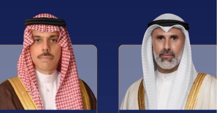 وزيرا خارجية السعودية والكويت يبحثان هاتفياً مستجدات الأوضاع في المنطقة
