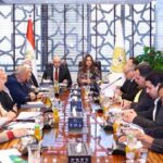 وزيرة التنمية المحلية تراجع مع محافظ الفيوم تنفيذ خطة استعادة التوازن البيئي ببحيرة قارون