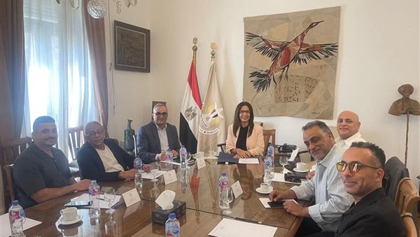 وزيرة الثقافة تبحث مع صناع السينما سبل تطوير الصناعة وتعزيز تنافسيتها