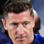 وكيل ليفاندوفسكي يجري محادثات مع يوفنتوس وميلان