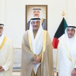 ولي العهد الكويتي يستقبل وزير الخارجية.. ونائبه حمد المشعان