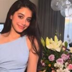 ياسمينا العبد تقدم حفل عمر خيرت في “رويال ألبرت هول” بلندن