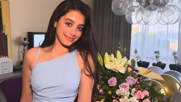 ياسمينا العبد تقدم حفل عمر خيرت في “رويال ألبرت هول” بلندن