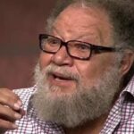 يحيى الفخراني رئيسًا شرفيًا لمهرجان مسرح الأطفال.. تكريم لقيمة فنية استثنائية