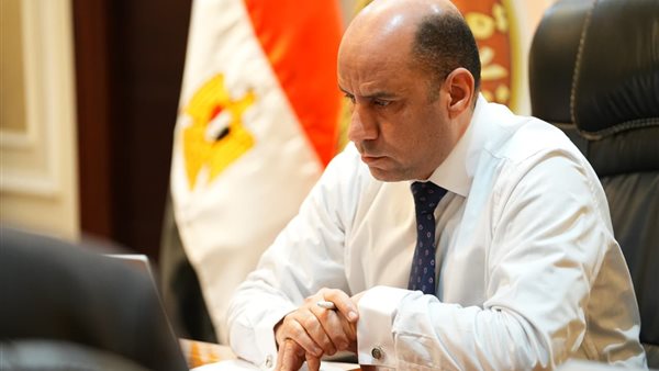 4 رسائل في قرار وزير العمل بإنشاء وحدة مركزية لتيسير أعمال المستثمرين- نبض مصر