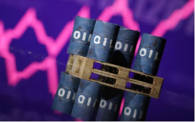 أسعار النفط تقفز بنحو 5% بعد هجمات في مضيق هرمز- نبض مصر