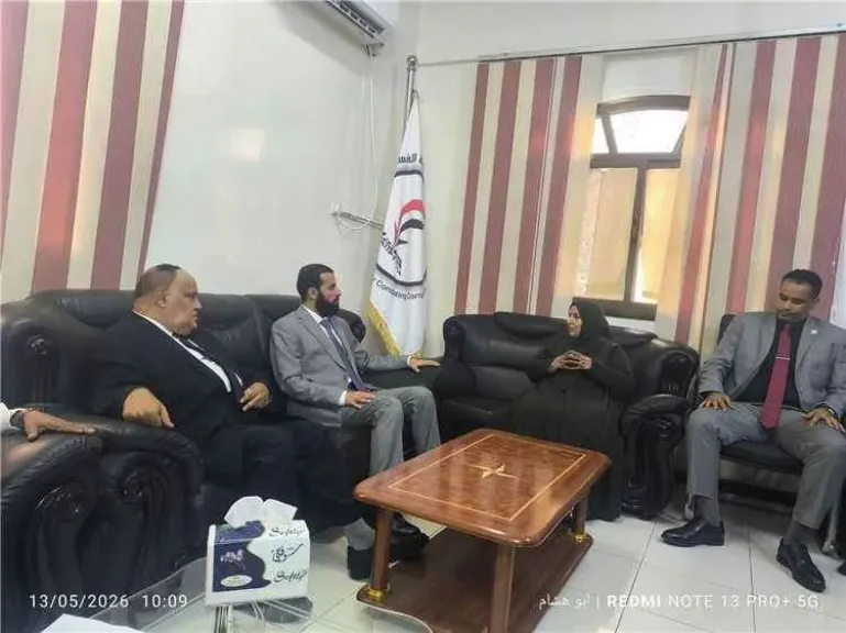 أول قيادة محلية تتقدم بإقرار مالي: محافظ أبين يضع نموذجاً للشفافية- نبض مصر