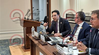 أيمن محسب يتساءل عن اللائحة التنفيذية لقانون التخطيط العام.. والوزير يرد: تصدر قبل 30 يونيو
