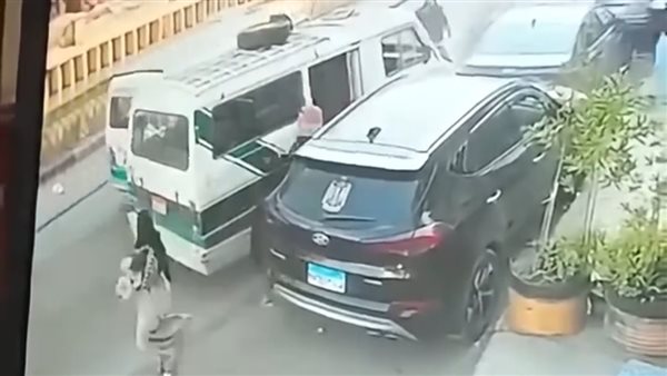 إصابة 3 أشخاص في حادث تسابق سرفيس بشارع الصاغة بالفيوم