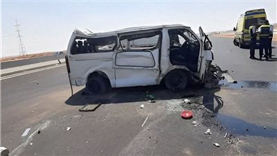 اختلال عجلة القيادة ينهي الرحلة.. مصرع شخصين وإصابة 10 في حادث بالفيوم- نبض مصر