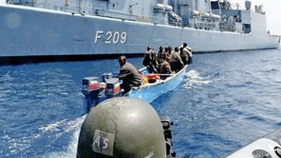 استنفار دبلوماسي لإنقاذ بحارة “ناقلة النفط” المختطفة بالصومال.. وتحركات رفيعة لتأمين عودتهم- نبض مصر