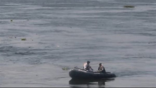 الإنقاذ النهري تبحث عن مفقود في حادث غرق مركب تنزه أسفل كوبري عباس بالجيزة