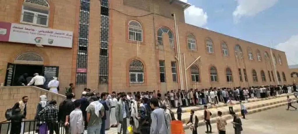 الحوثيون ينهبون طلاب الثانوية العامة بأساليب خبيثة ومحترفة (تفاصيل صادمة)