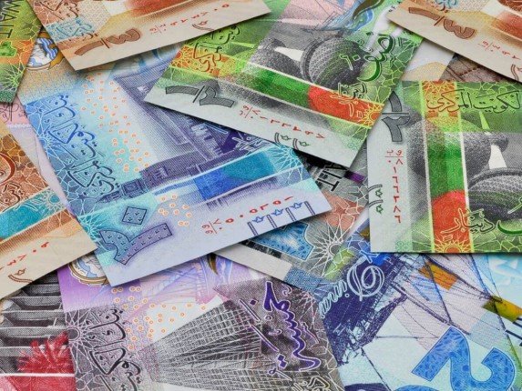 الدينار الكويتى يسجل 167 جنيه فى البنك الاهلى اليوم 10 مايو 2026