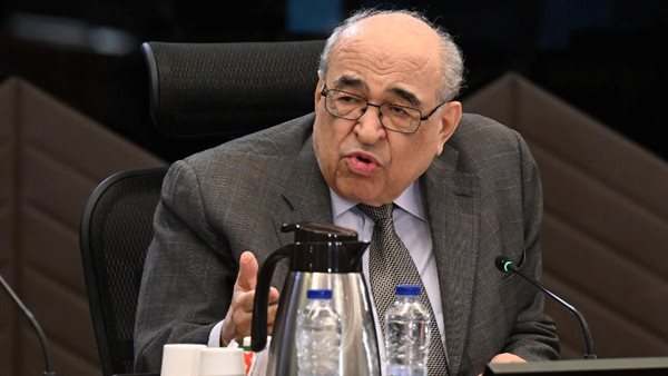 السادات أعظم رجل دولة وعبد الناصر رئيس العدالة