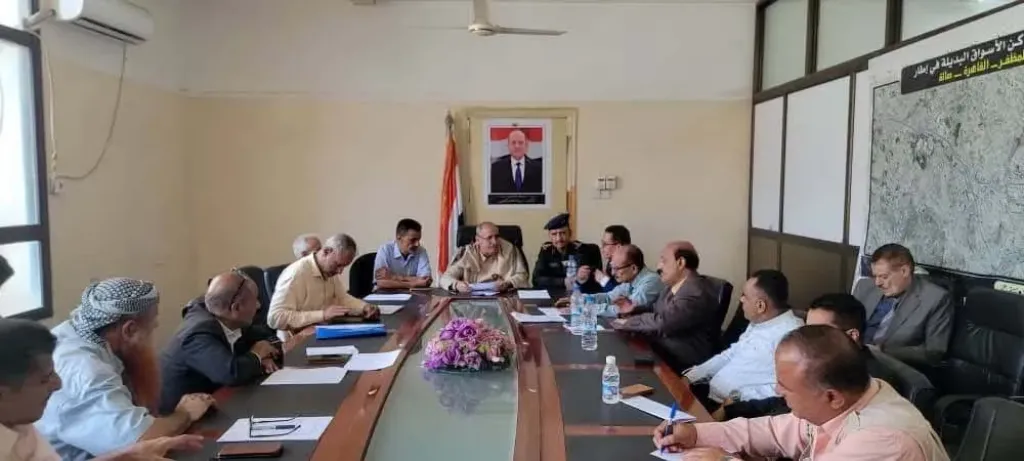 السلطة المحلية بتعز تلغي ‘‘نظام المربعات’’ وتحدد سعرًا جديدًا للكهرباء التجارية