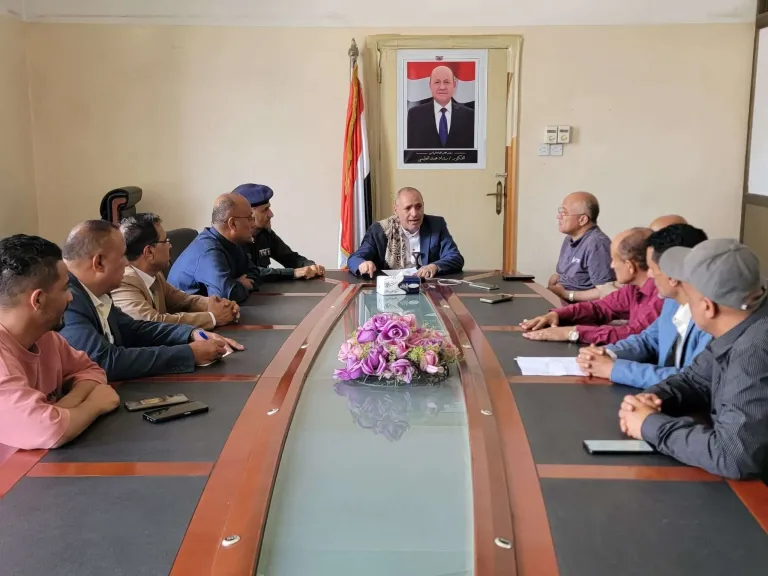 السلطة المحلية بتعز تُلزم المواطنين بدفع 900 ريال للكيلو وات وتُحذر شركات الكهرباء المخالفة- نبض مصر
