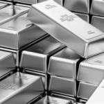 الفضة تهبط 40% من ذروتها التاريخية.. الفائدة والنفط والتصعيد الإيراني يعصفون بالسوق العالمي