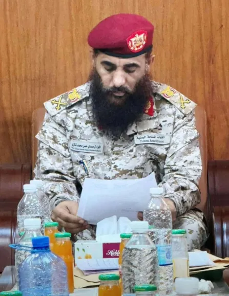 اللواء حمدي شكري يظهر بالزي العسكري الرسمي خلال تسلمه قيادة المنطقة العسكرية الرابعة بـعدن- نبض مصر
