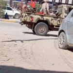 بالأصفاد في عتق: شهود يوثقون معاناة محتجزين تحت الشمس