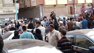 تشييع جثمان أب لقي مصرعه في حريق شقته وإصابة زوجته وأبنائه بالفيوم