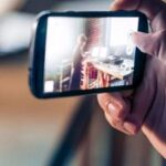 تصوير الناس دون إذنهم ونشره على السوشيال ميديا «حرام شرعًا»