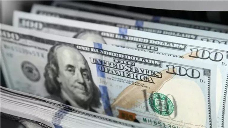 تعرف على سعر صرف الدولار أمام الجنيه المصري في مستهل تعاملات اليوم الأحد