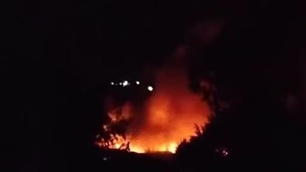 حريق هائل يلتهم 6 حظائر مواشي وينفق عددا من الحيوانات بقرية بابل في المنوفية- نبض مصر