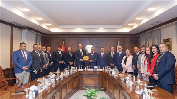 حزب الشعب الجمهوري يستضيف رئيس هيئة الرعاية الصحية في مائدة مستديرة حول «التأمين الصحي الشامل»- نبض مصر