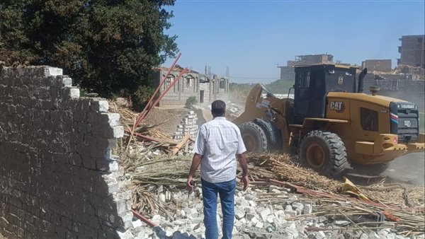 حملات مكبرة في قوص ونجع حمادي لإزالة التعديات على الأراضي الزراعية وأملاك الدولة- نبض مصر