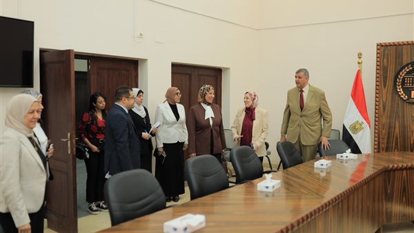 رئيس جامعة بنها يستقبل فريق لجنة قطاع الدراسات الصيدلية بالأعلى للجامعات- نبض مصر