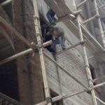 سقالة تنهار وتخطف الأرواح.. مصرع عامل وإصابة آخر في أكتوبر