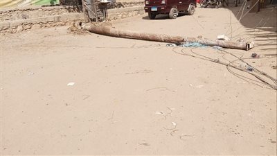 سقوط عمود كهرباء أمام مسجد بقرية معصرة صاوي وتحرك عاجل من الأجهزة المعنية بالفيوم- نبض مصر