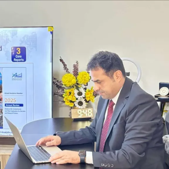 سياسي يمني يُفجّر فضيحة تمويلات غربية: ”80% من الأموال تذهب للاستشارات والرواتب- نبض مصر