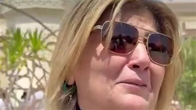 سيدة تنهار من البكاء في جنازة هاني شاكر: كان كل حاجة بالنسبالي- نبض مصر