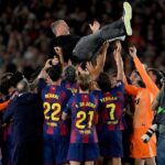صورة – تهنئة لاعبي ريال مدريد للاعبي برشلونة بعد الفوز بالليغا