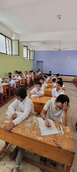طلاب عدن يواجهون ”جحيم الامتحانات” بلا كهرباء.. وصرخة أولياء الأمور: ”أنقذوا مستقبل أبنائنا”- نبض مصر