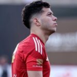 عرض عربي يغري نجم الأهلي قبل لقاء القمة