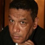 في ذكرى ميلاده.. محطات مؤثرة في حياة الفنان محمد شرف